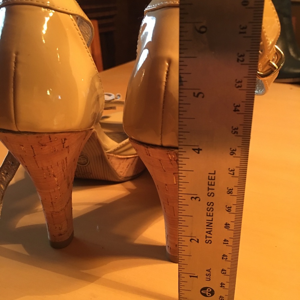 Heeled sandals - Picture 3 of 3